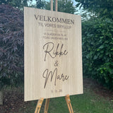 Velkomstskilt | Vi glæder os | 70x50cm